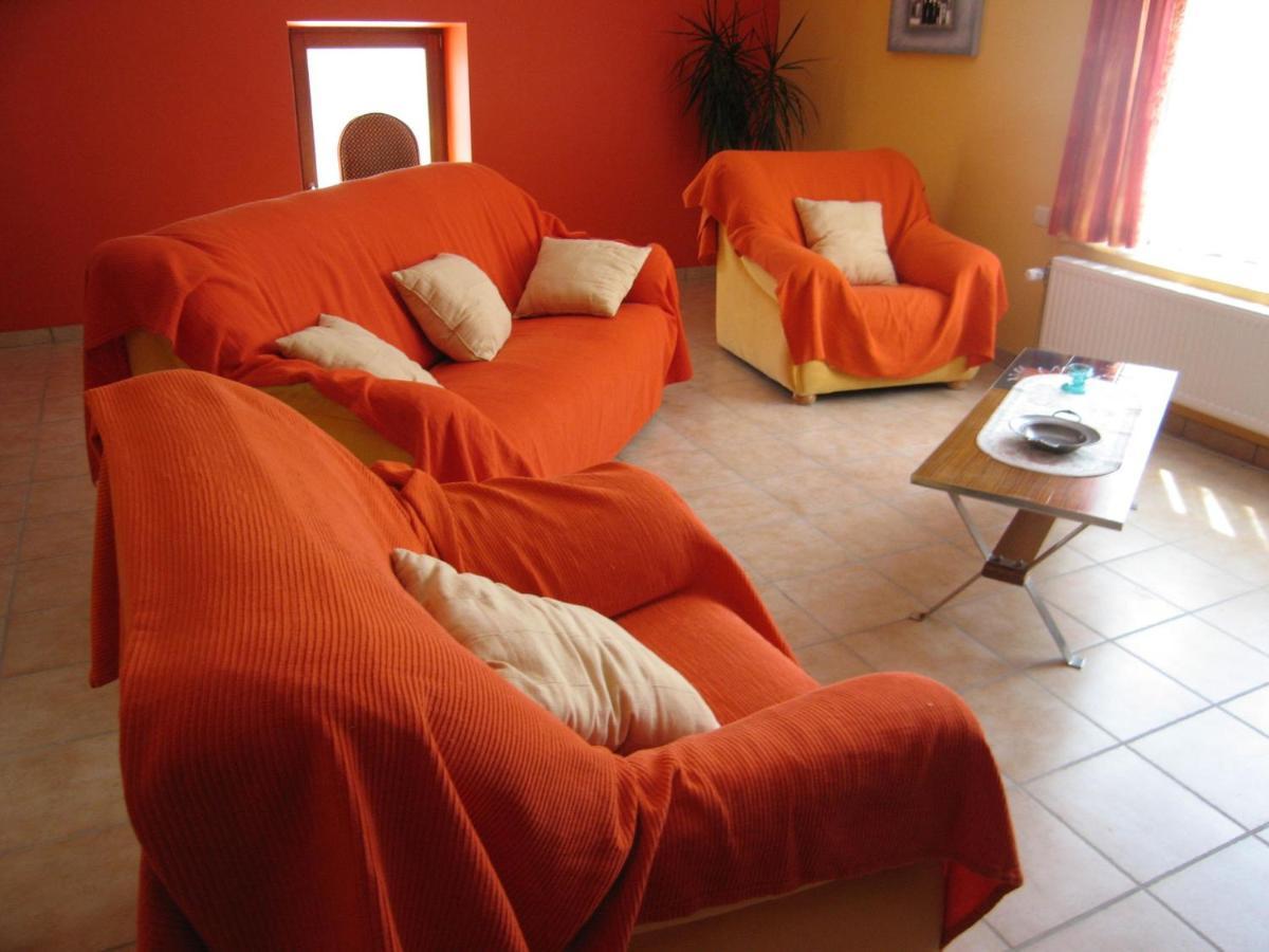 Quaint Apartment In Ondenval With Terrace Weismes Zimmer foto